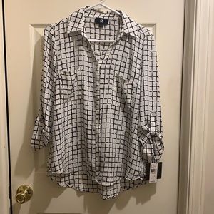 Black/white long sleeve blouse